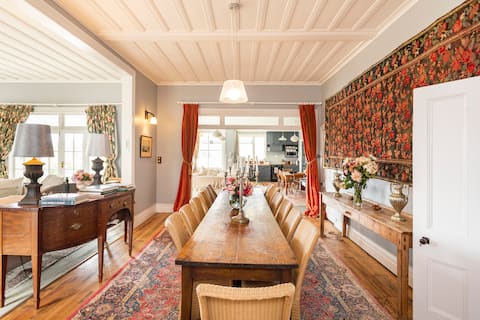 Hololio House - Heritage Luxury in Clevedon