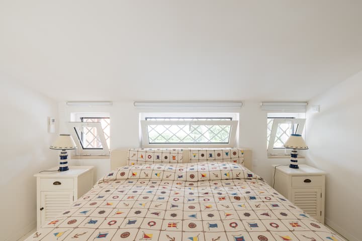 一楼阁楼双人房 