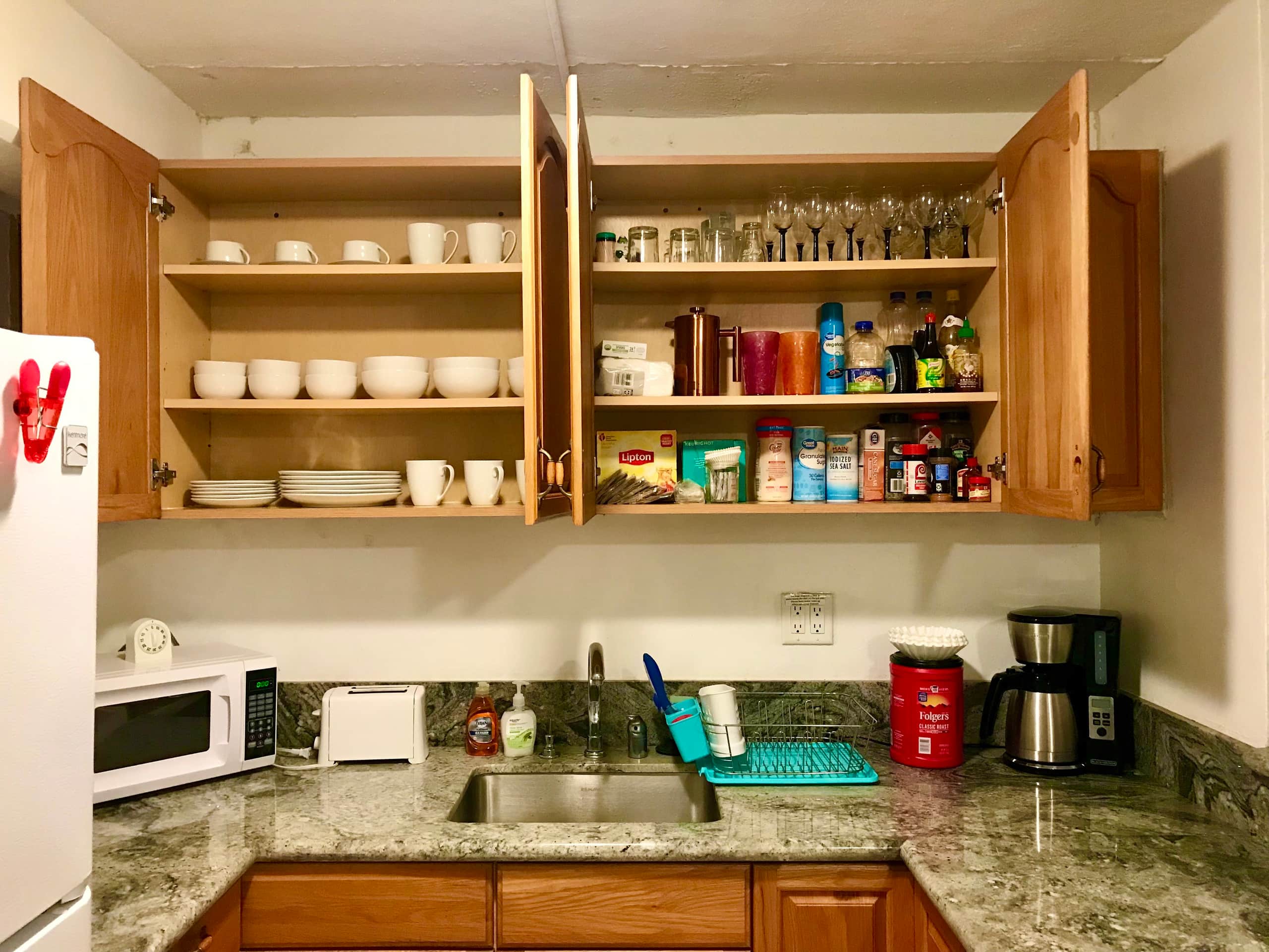Condo in Honolulu · ★4.75 · 2 bedrooms · 3 beds · 1 private bath - Image 8
