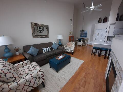 306- Spacious 2 Bedroom Condo Suite