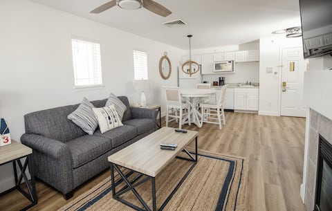 333- Beautifully Updated 1 Bedroom  Suite