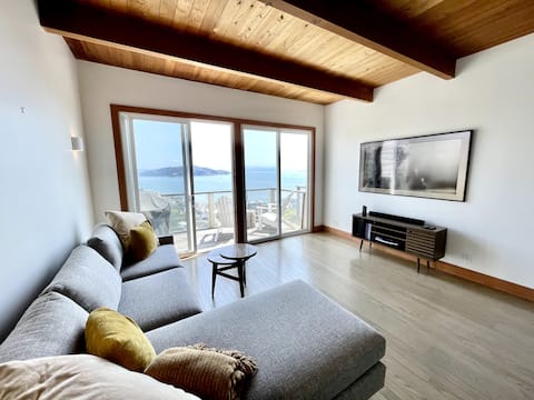 Modern 2-bedroom hillside home with bay views