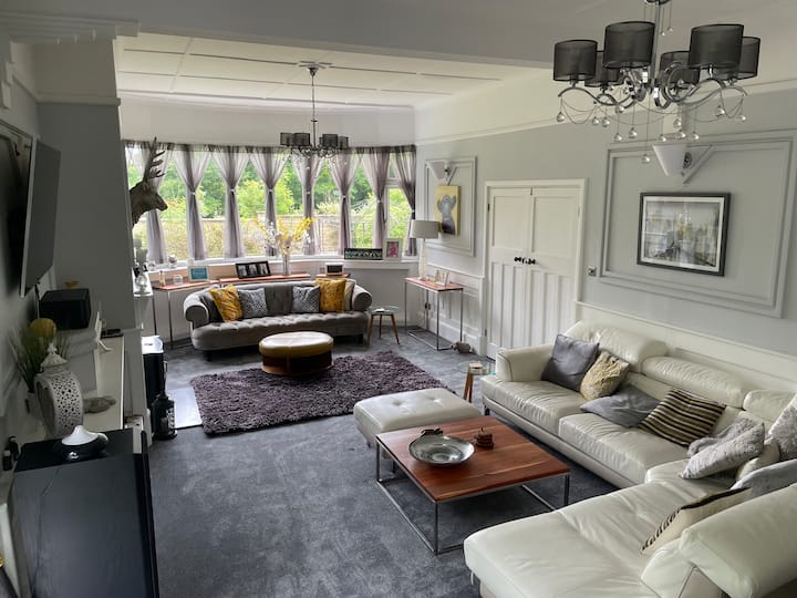Large Country Lodge Close To Stonehenge & Longleat - Hampshire