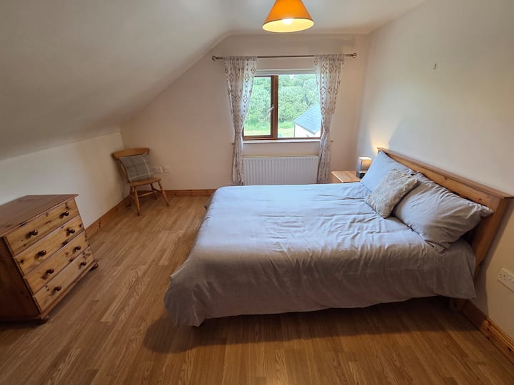 卧室# 2
双人床-宽敞