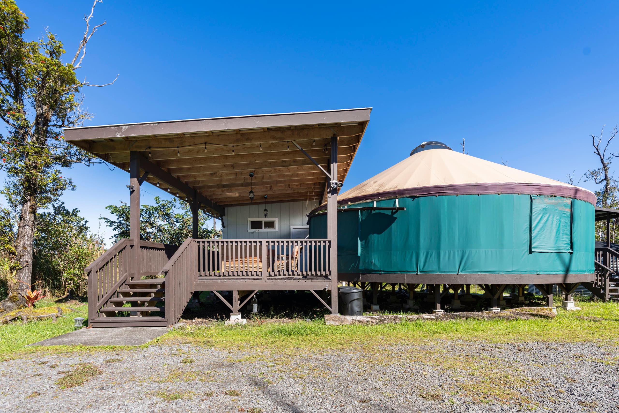 Stylish Yurt - Photo 18