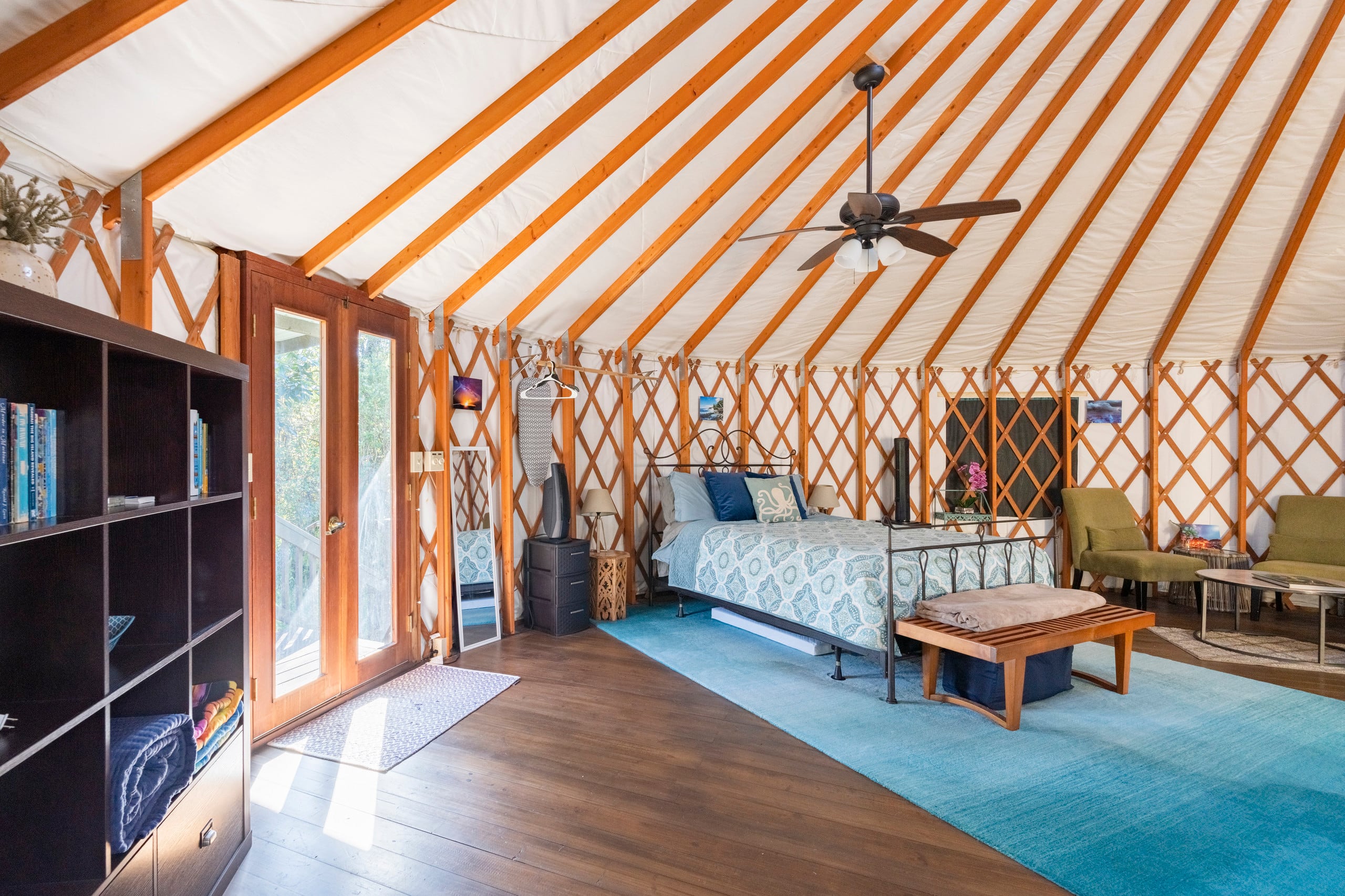 Stylish Yurt - Photo 15