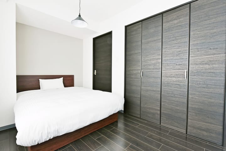 ห้องนอน 1☆ (เตียงคู่ 1 หลัง)
ห้องนอน #1 (เตียงคู่)