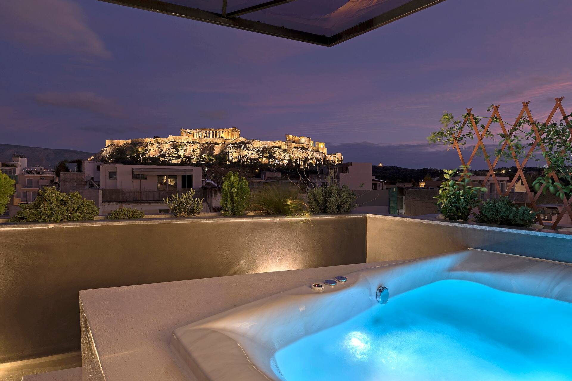 Acropolis View Jacuzzi Apartment-Athenian Lofts