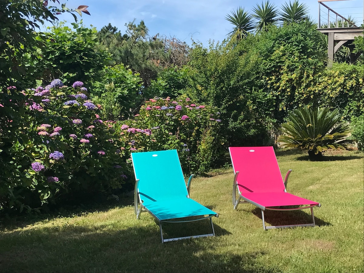 Erfolgreiche Airbnb-Immobilie: Large 40 m2 studio, on garden – Guéthary in Guéthary