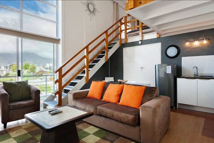 Greenpoint Apt. + Pool *Backup Power Installed*