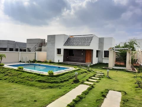 Dream Scape Farmville -A/C villa with private POOL