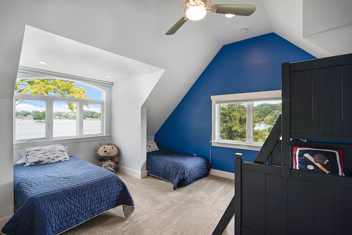 חדר שינה מס '4 (קומה 2)