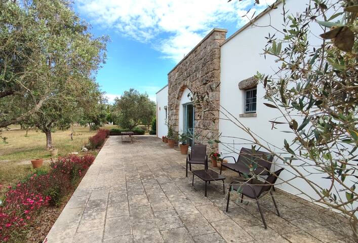 Charming villa with large garden gallery image 2