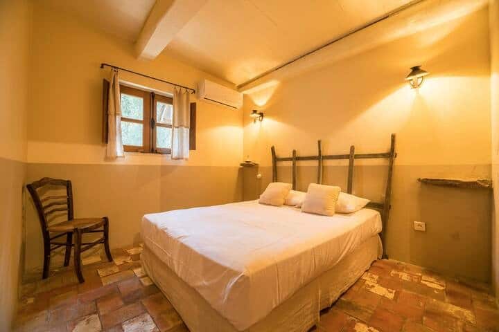 Slaapkamer 2 met tweepersoonsbed en airconditioning