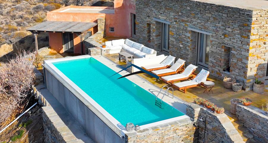 The “Charming Waterfront Retreat” near Otzia gallery image 3