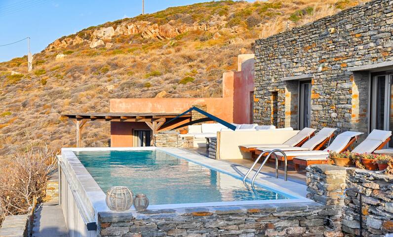 The “Charming Waterfront Retreat” near Otzia gallery image 2