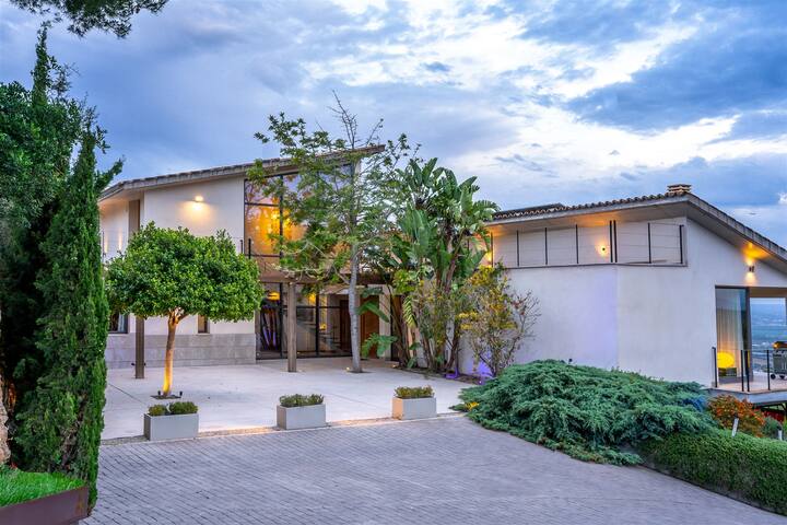 Mallorca Holiday Villa, piscina con bonitas vistas gallery image 3