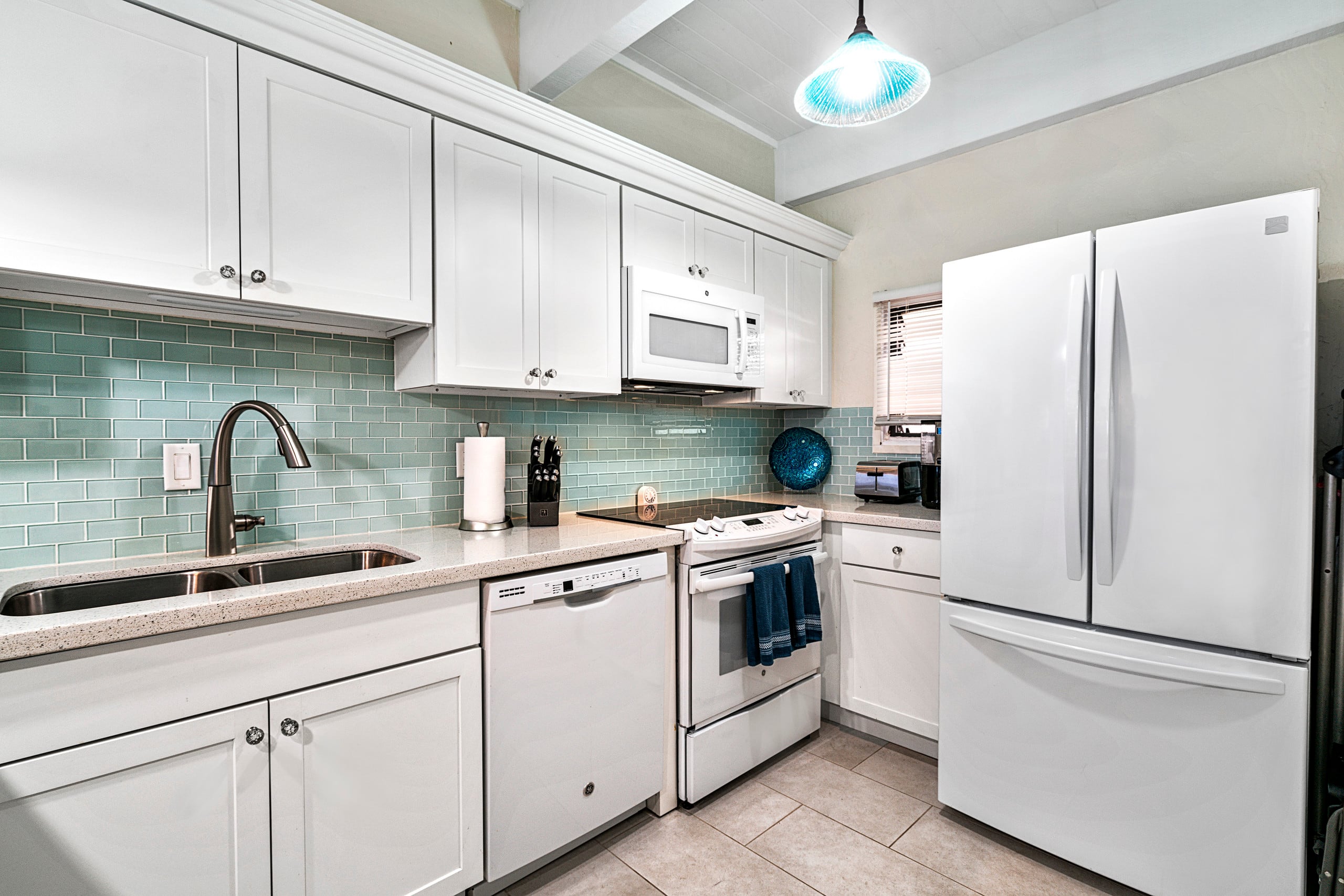 Condo in Kailua-Kona · ★4.99 · 2 bedrooms · 2 beds · 2 baths - Image 7
