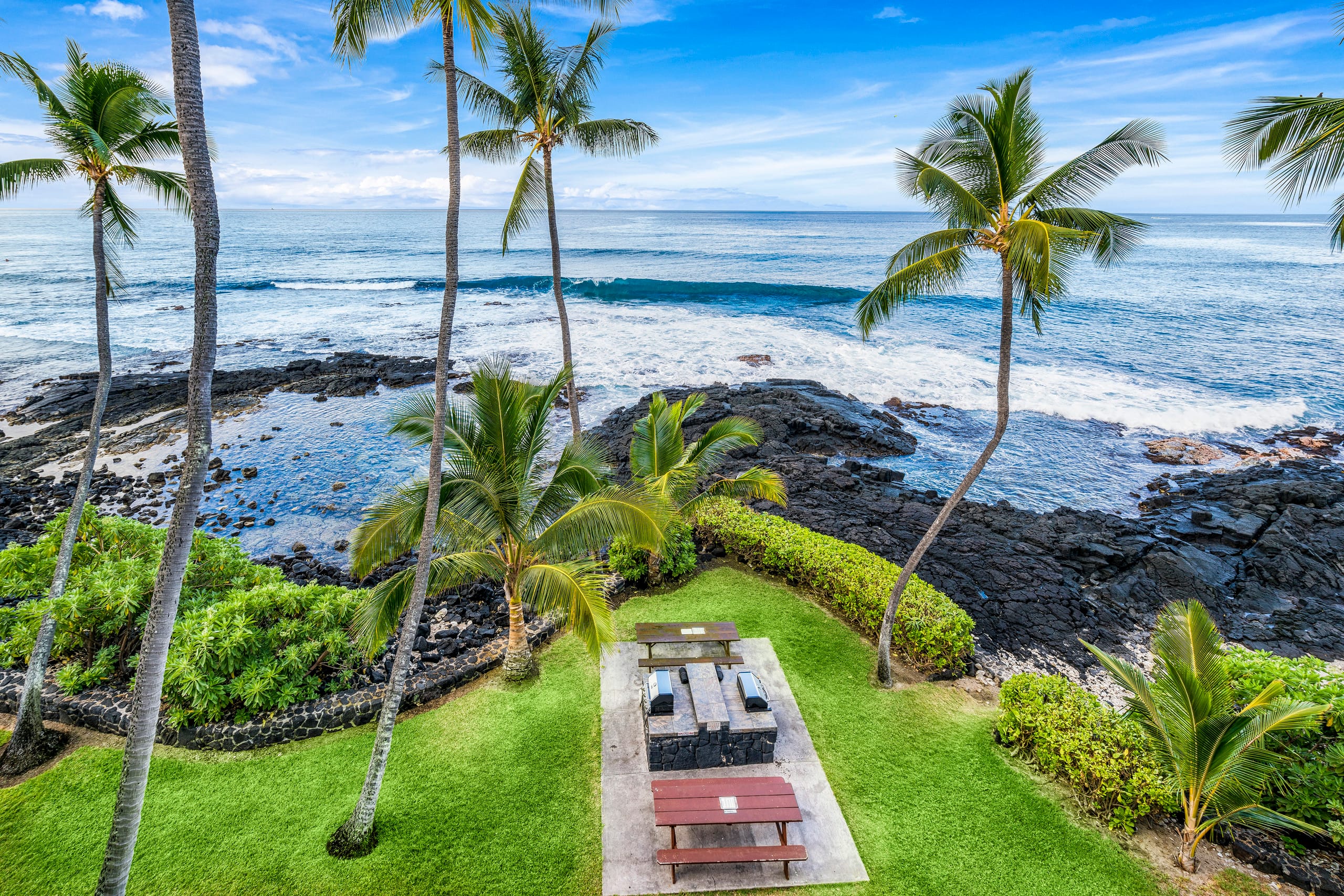 Condo in Kailua-Kona · ★4.99 · 2 bedrooms · 2 beds · 2 baths - Image 21