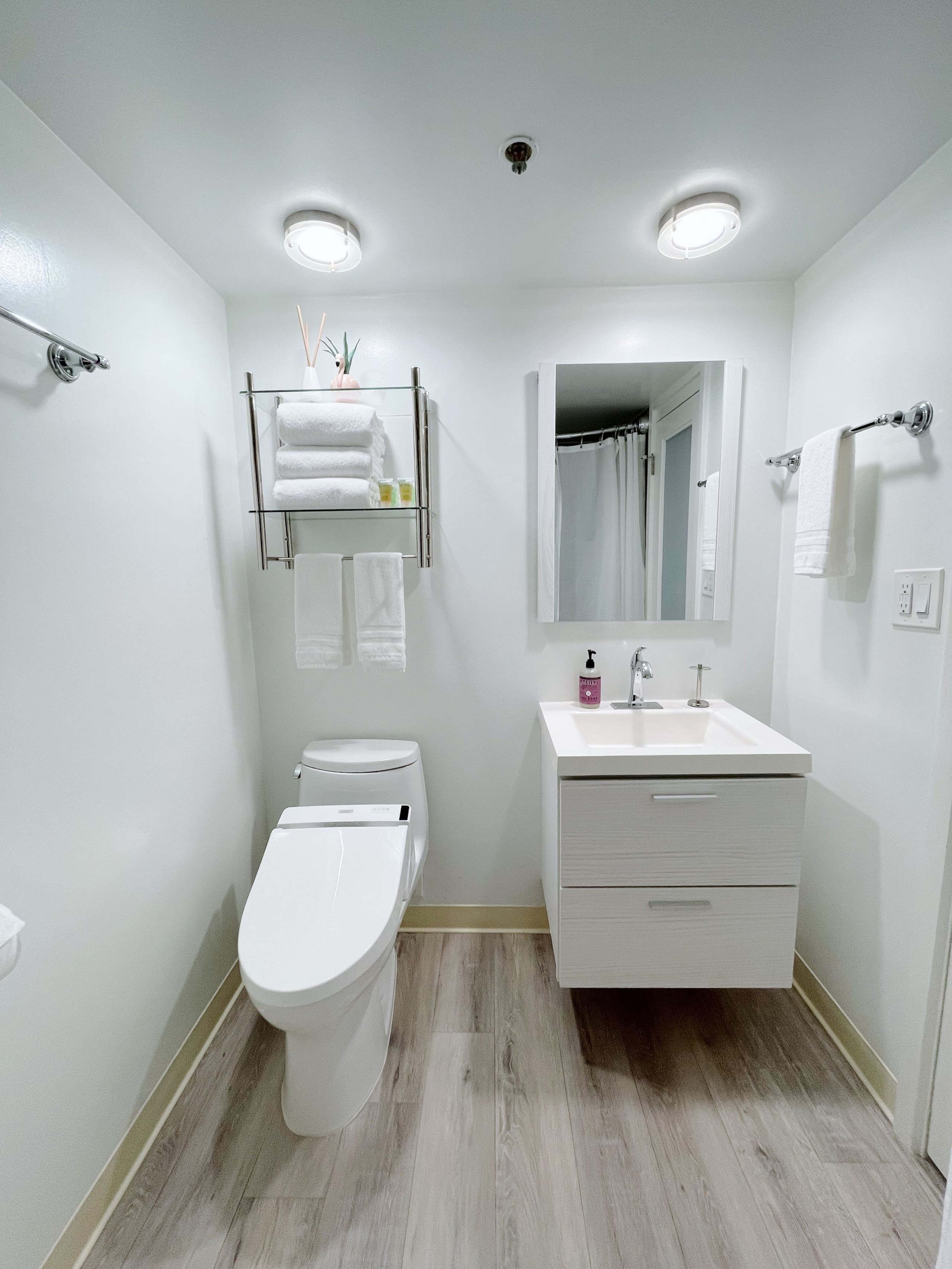 Condo in Honolulu · ★4.98 · Studio · 1 bed · 1 bath - Image 5