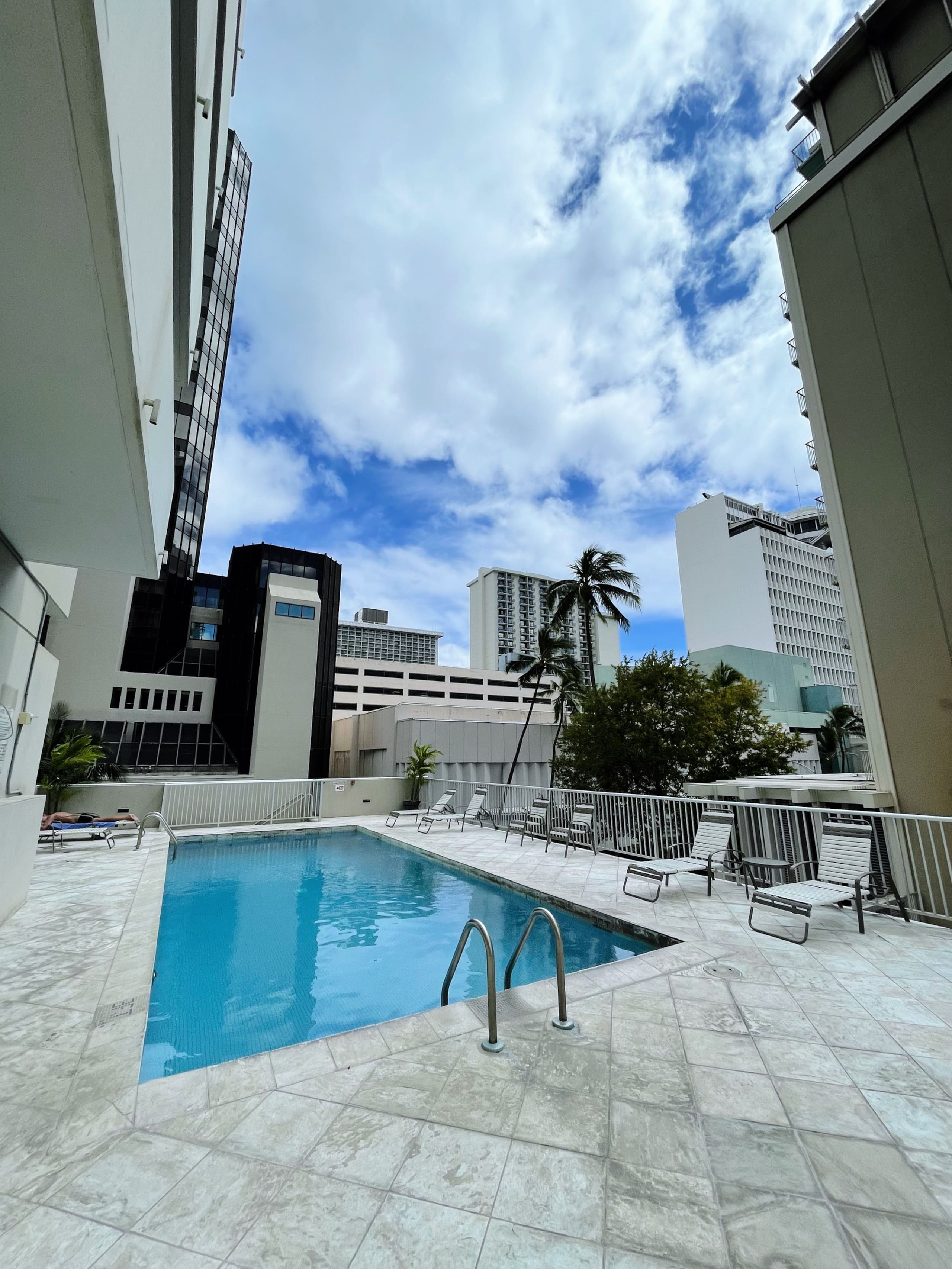 Condo in Honolulu · ★4.98 · Studio · 1 bed · 1 bath - Image 26