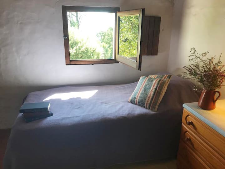 Леглото може да бъде с размер Queen size или 2 единични