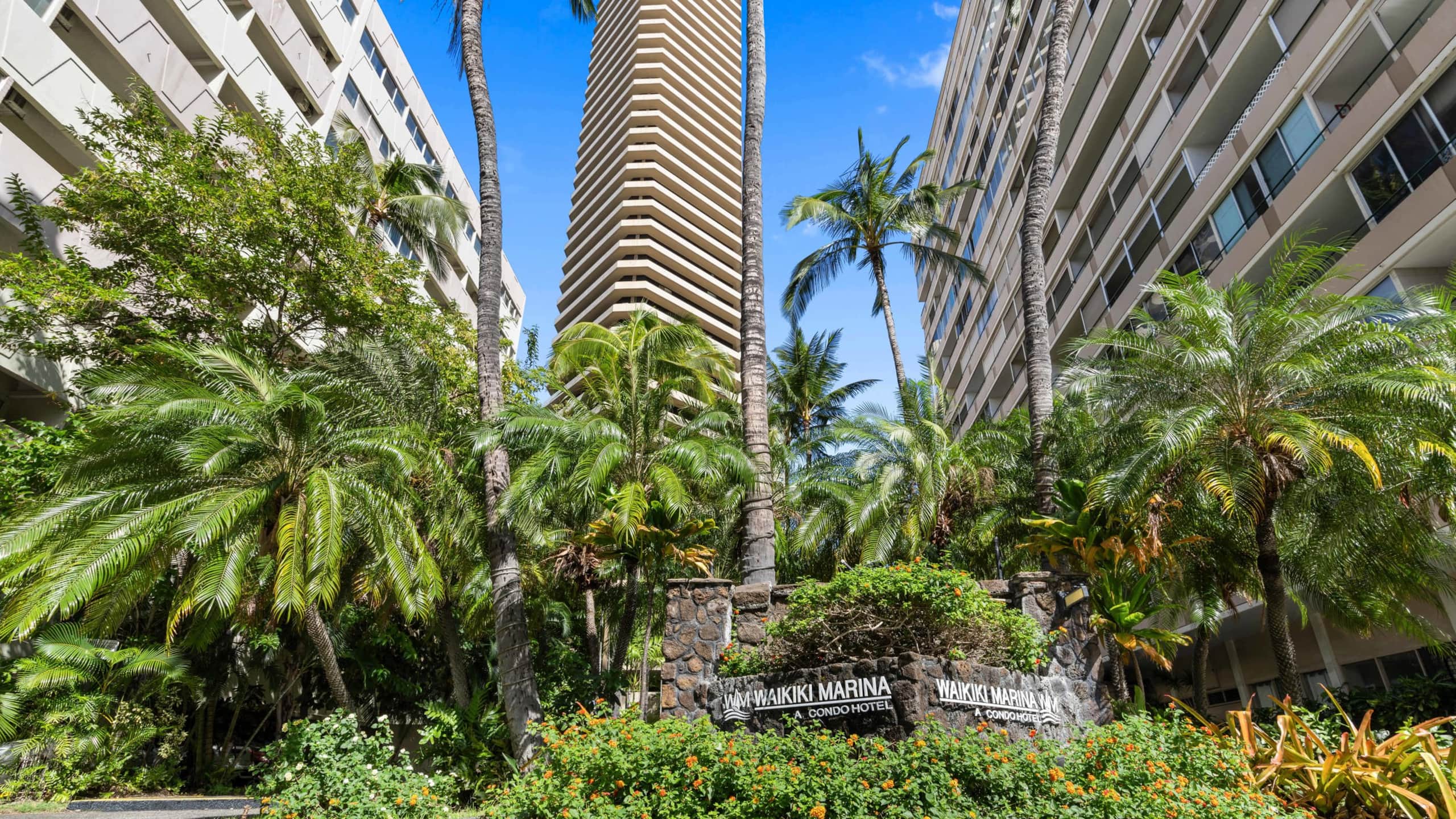 Condo in Honolulu · ★4.69 · 1 bedroom · 2 beds · 1 shared bath - Image 34