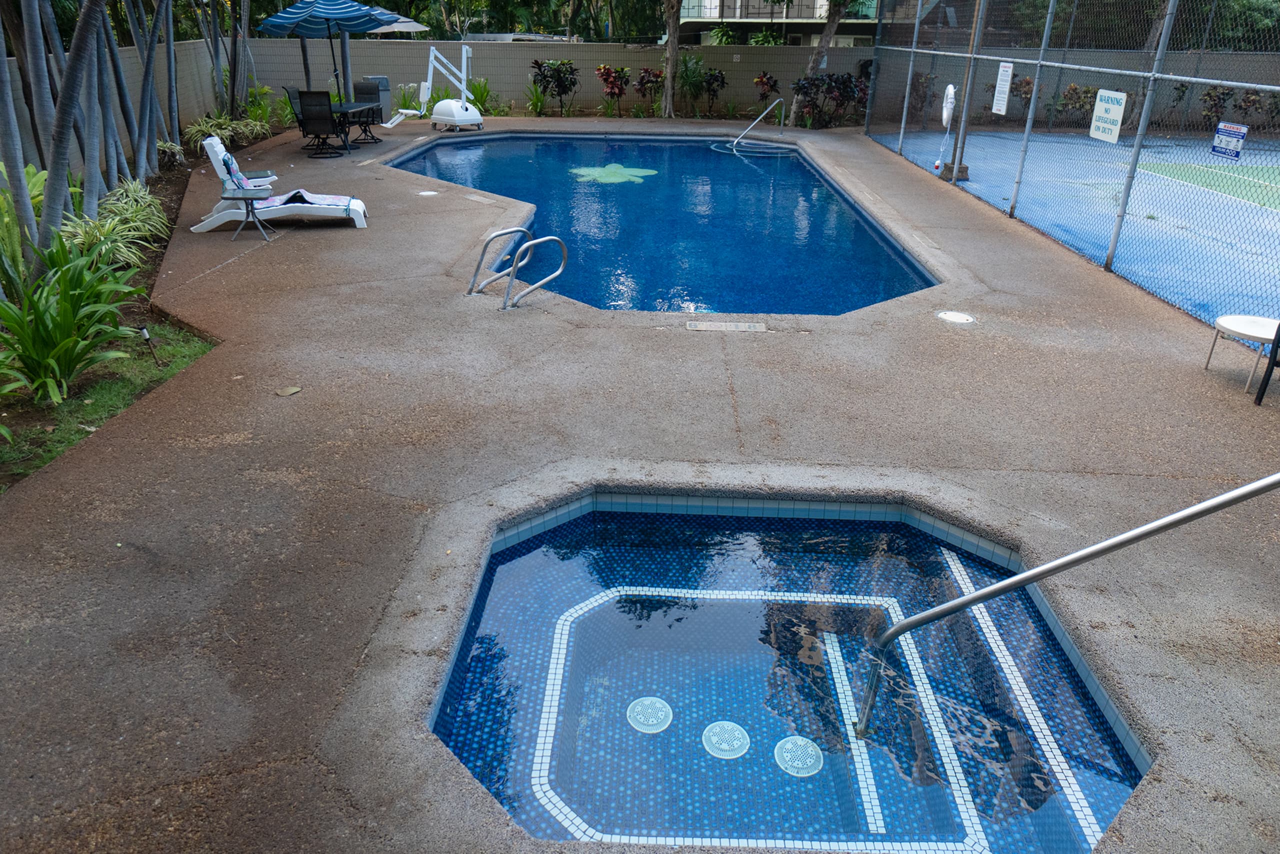 Condo in Honolulu · ★4.69 · 1 bedroom · 2 beds · 1 shared bath - Image 21