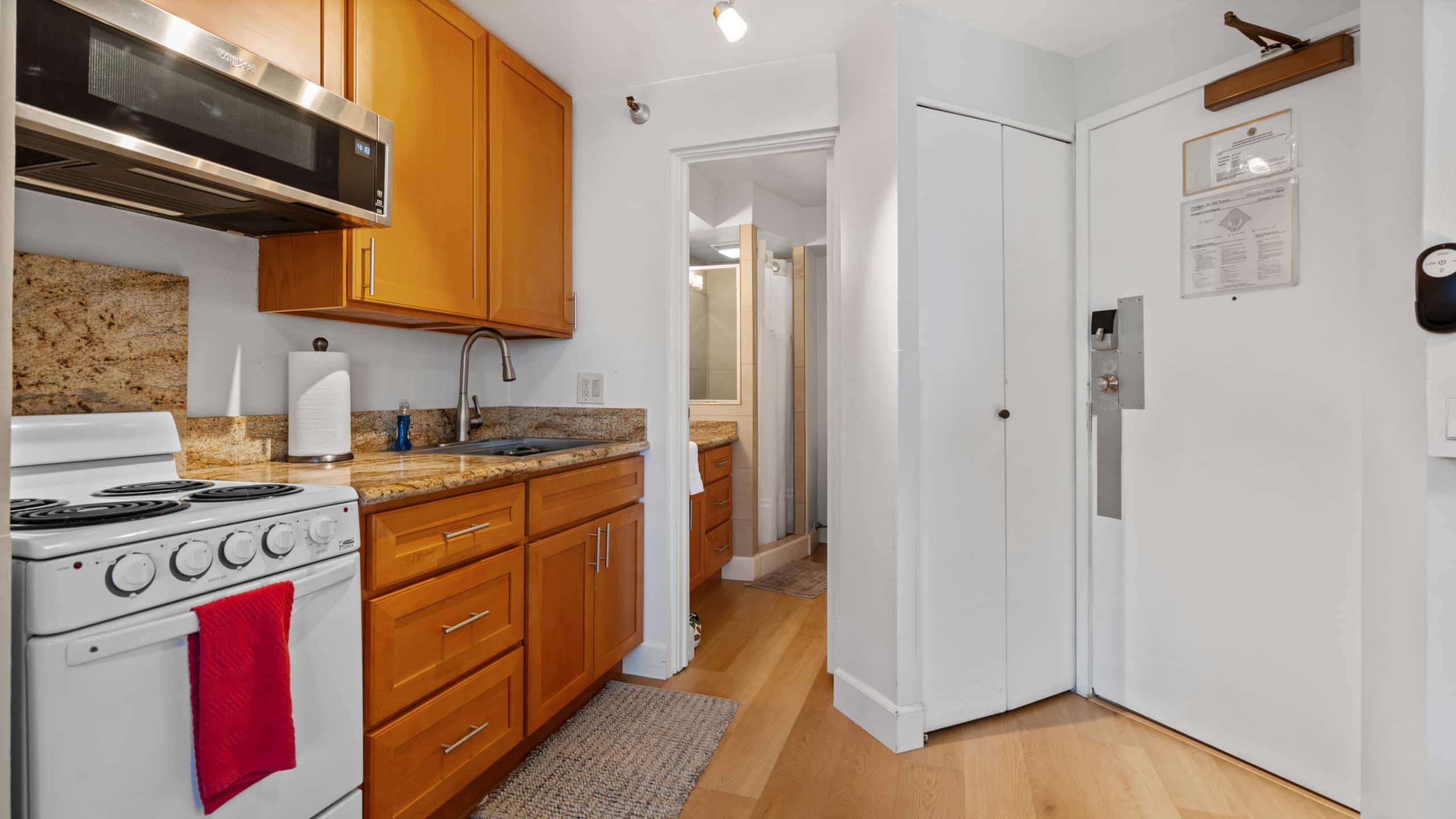 Condo in Honolulu · ★4.69 · 1 bedroom · 2 beds · 1 shared bath - Image 26