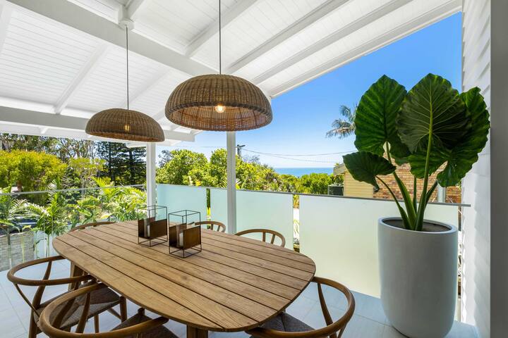 Luxury Beach Home with Views, 100m to Beach gallery image 3