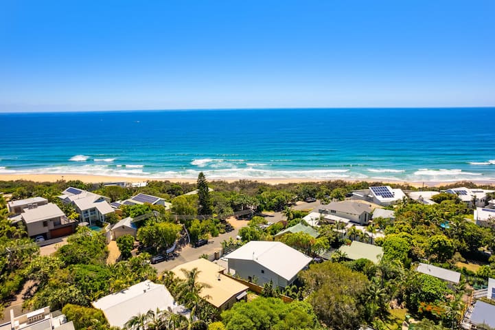 Luxury Beach Home with Views, 100m to Beach