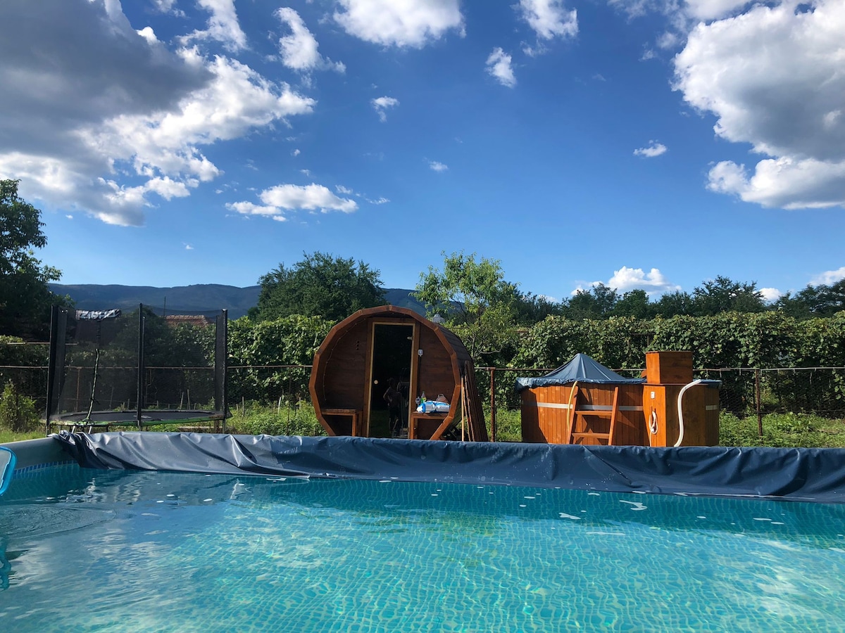 Gorj County Washer And Dryer Rentals - Romania | Airbnb