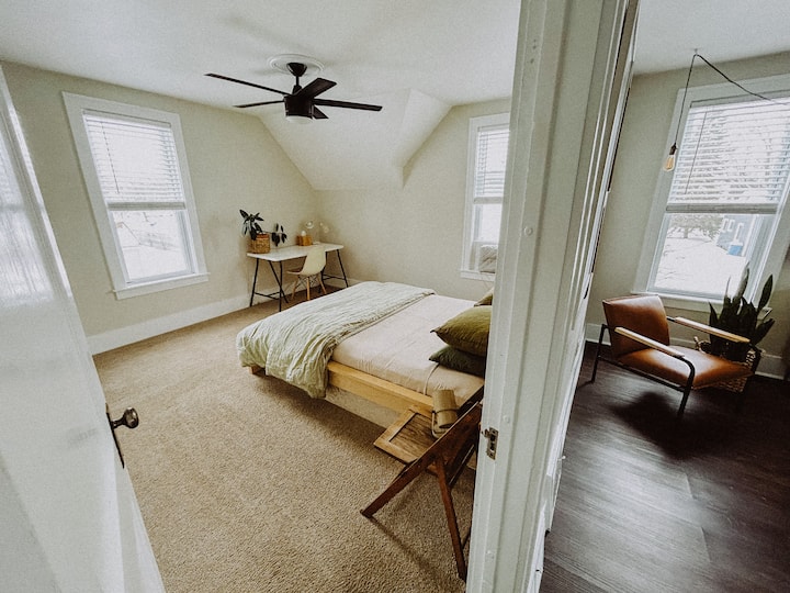 საძინებელი 1