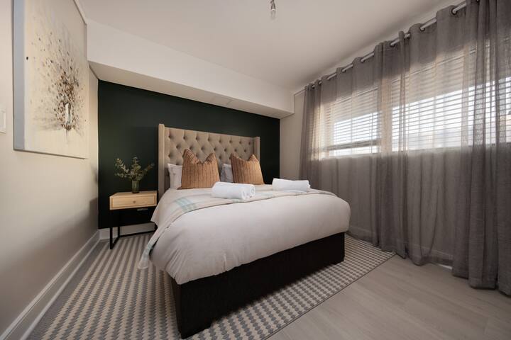 Power Backup-Next to Mall-WatersEdge 2-Bedroom Apt gallery image 4