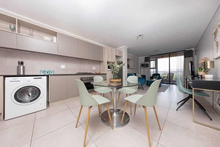 Power Backup-Next to Mall-WatersEdge 2-Bedroom Apt gallery image 3