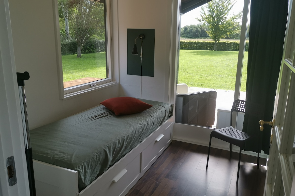 Kamer nr. 3 met intrekbaar tweepersoonsbed