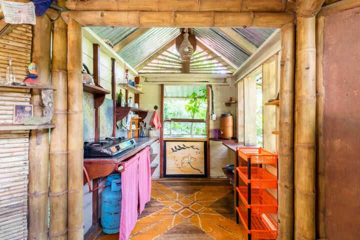 Entire home with 1 bedrooms in Southern Caribbean Coast - Casa Nido