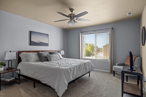 Spacious and modern townhouse in great location