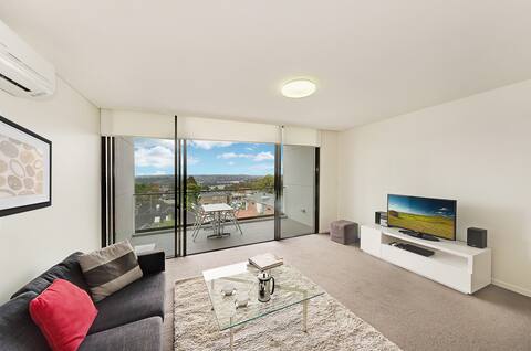 Stunning large apartment in Neutral Bay GRO017401