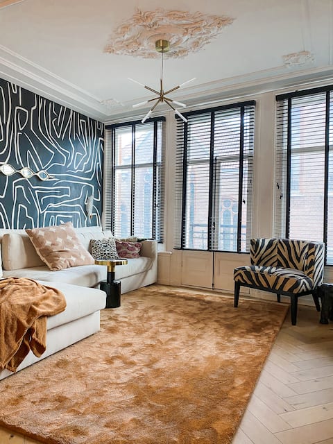 Successful Airbnb property: Luxurious two floor apartment with roof terrace! in Sarphatiparkbuurt