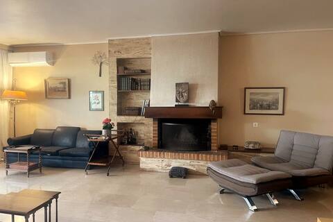 4 BDR  in  Athens Riviera-parking