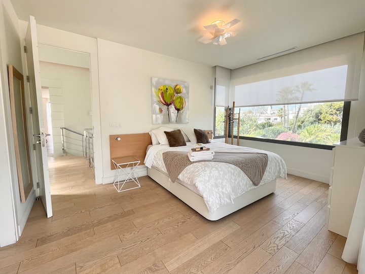 ห้องพักพร้อมห้องน้ำชั้นบน