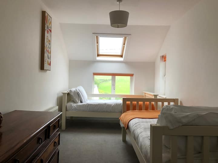 Bedroom 4 - Two single beds