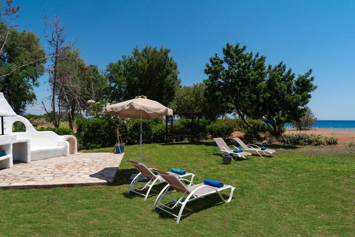 Eco Beachfront Villa gallery image 3