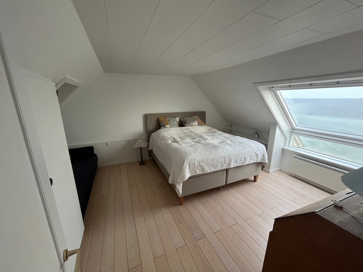 Dhoma e gjumit #1 - Kati i parë