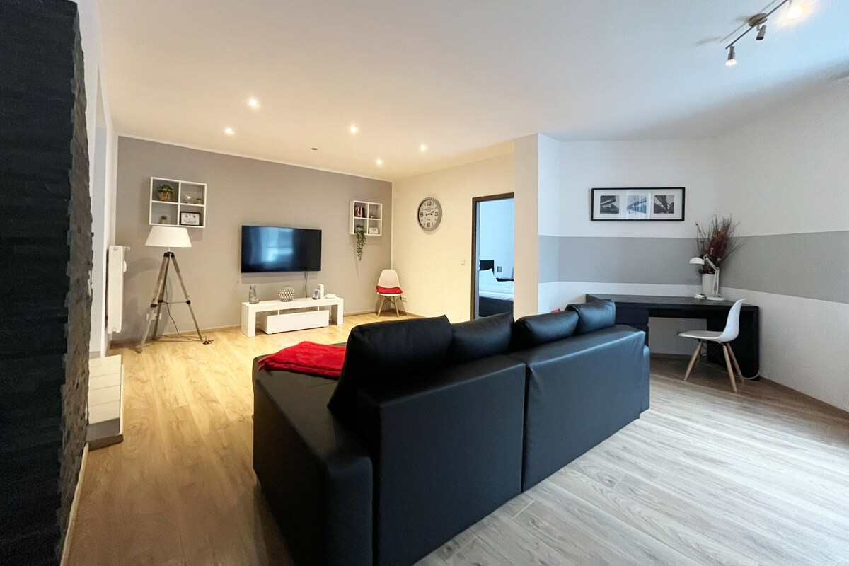 Дневен простор со работен простор