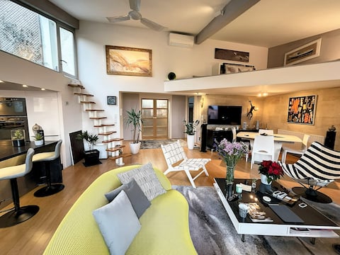 Annonce Airbnb populaire: Large designer apartment with rooftop terrace à Bordeaux