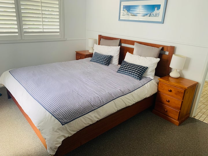 Dormitorio 1: cama tamaño king