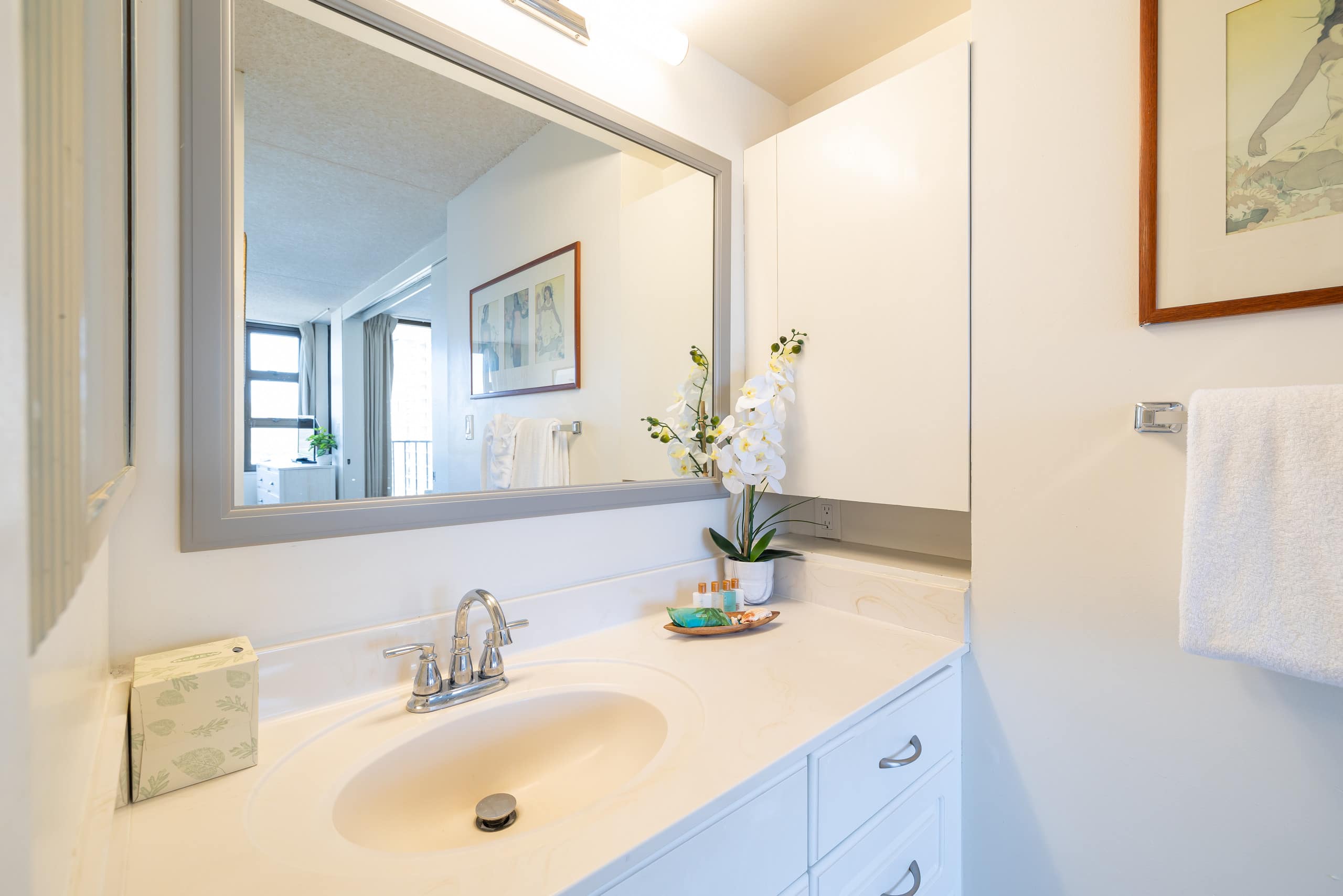 Condo in Honolulu · ★4.78 · 1 bedroom · 3 beds · 1 private bath - Image 15