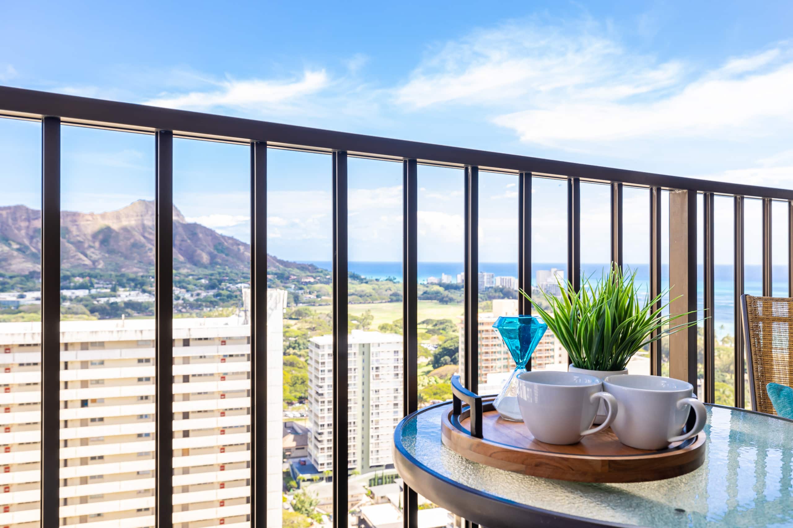 Condo in Honolulu · ★4.78 · 1 bedroom · 3 beds · 1 private bath - Image 19